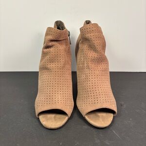 Jessica Simpson Peep Toe Booties Tan Suede Size 10M Block Heel Perforated